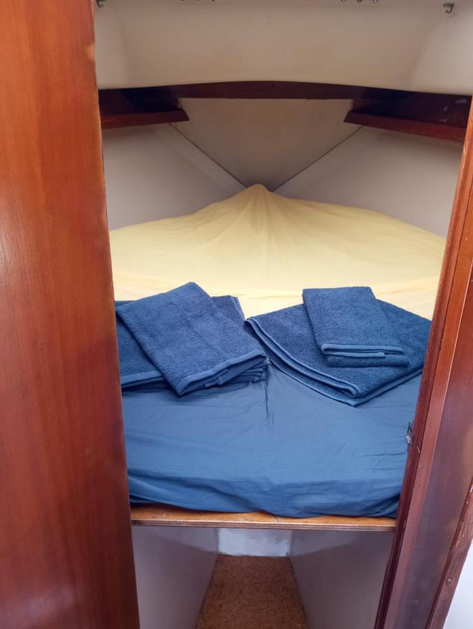 Lisbon Cosy Boat Hotel ภายนอก รูปภาพ